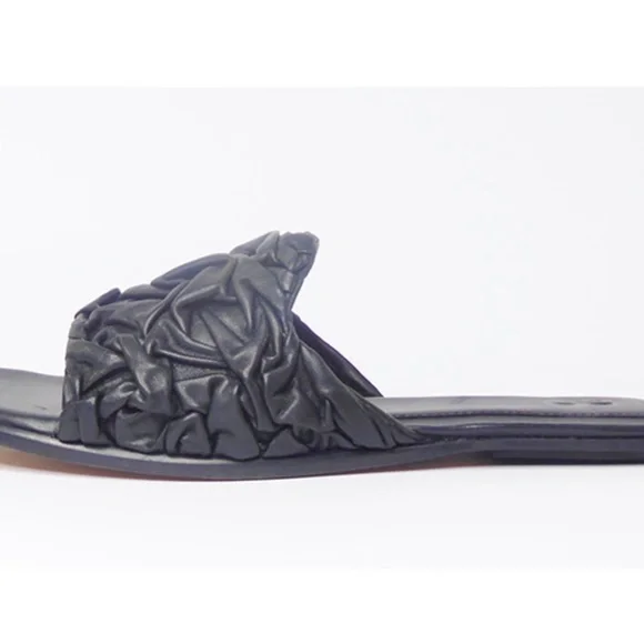 U001 Flat SandalBlackMultiple Sizes
